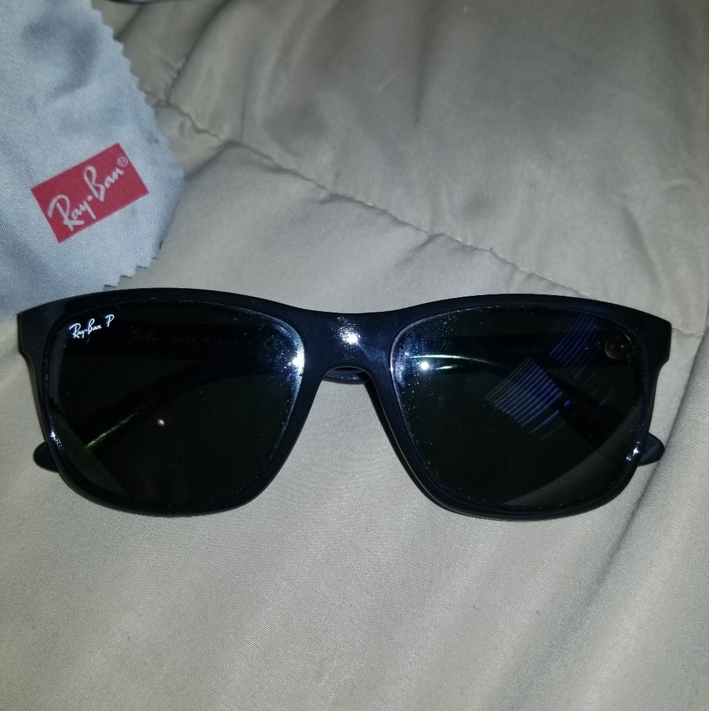 RayBans with case - Picture 6 of 7